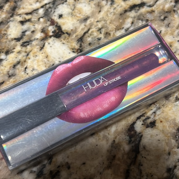 🌙💕Huda Fearless Lip Strobe - Picture 4 of 11